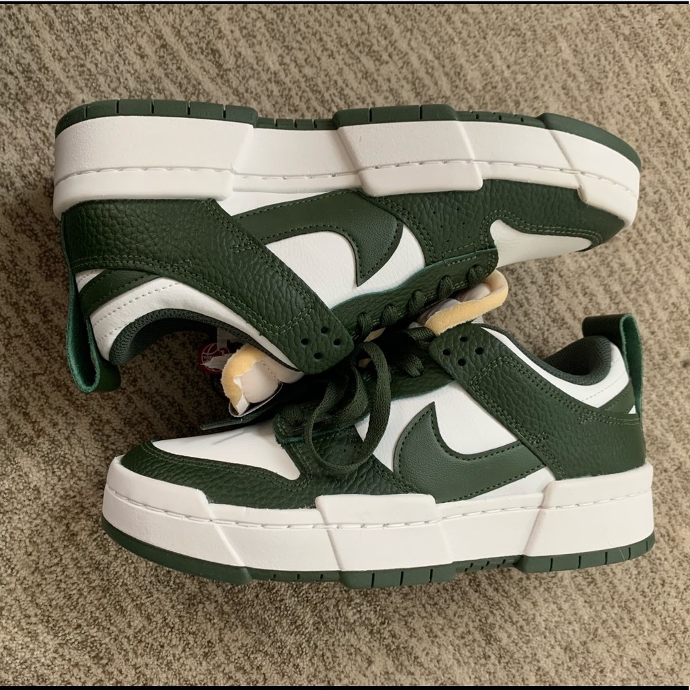 Nike Women’s dunks low disrupt shoes.